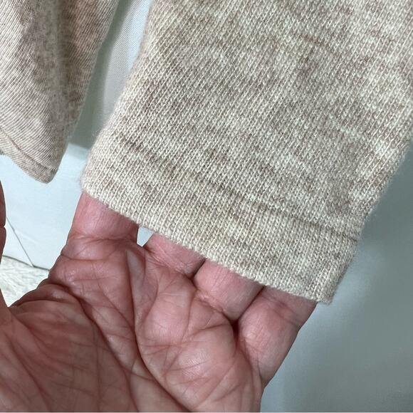 La Miel by Hyped Unicorn Beige V Neckline Dolman Batwing Sweater Sz S/M - Picture 3 of 7